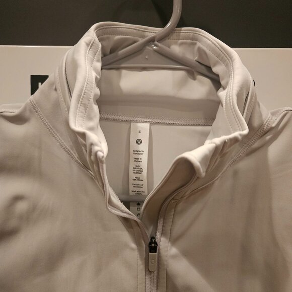 Lululemon Women's Nulux ™ Reflective Running Jacket - Picture 2 of 14